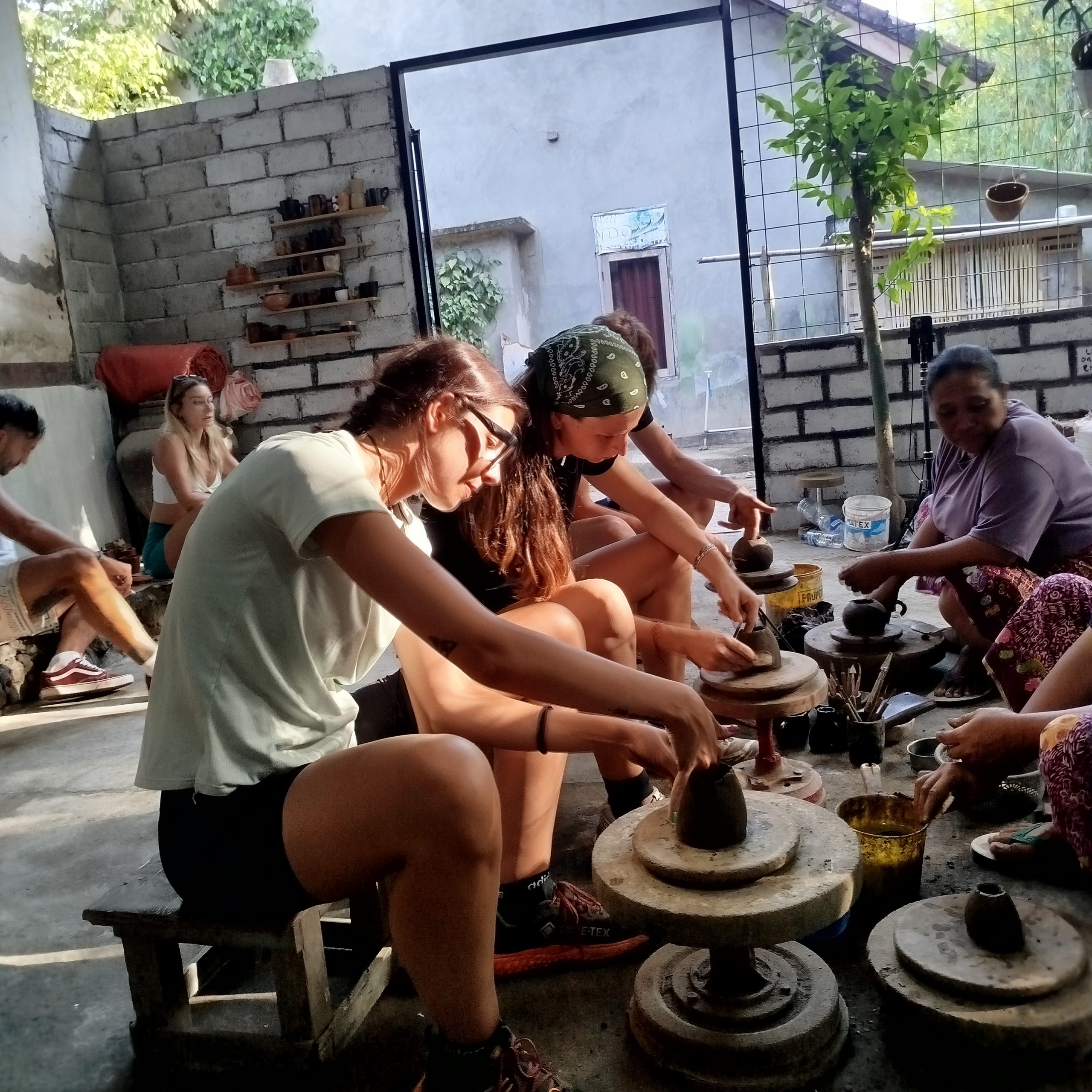 Lombok pottery class with local artisans