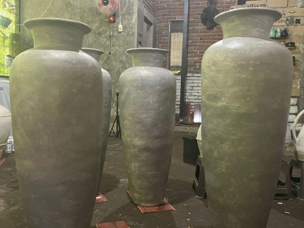 LONG VASE long vase